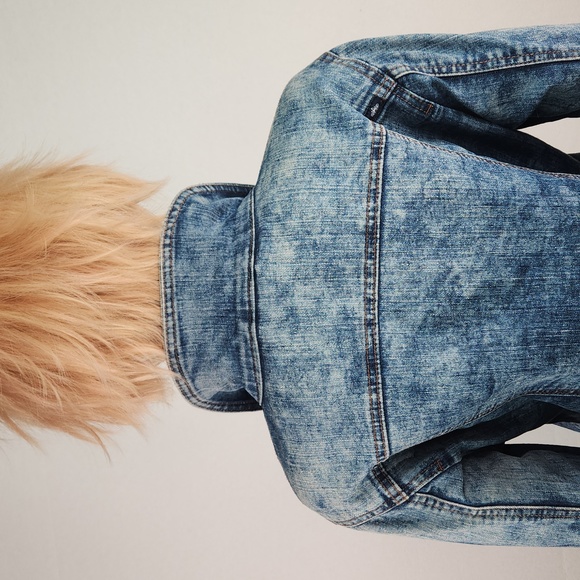 Almost Famous Distressed Denim Jacket Size L - Picture 11 of 17